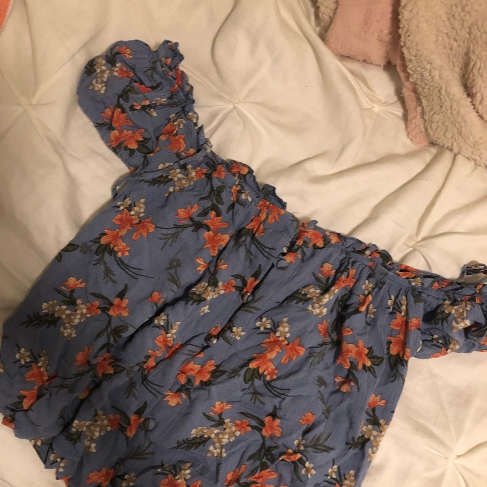 American Eagle crop blouse